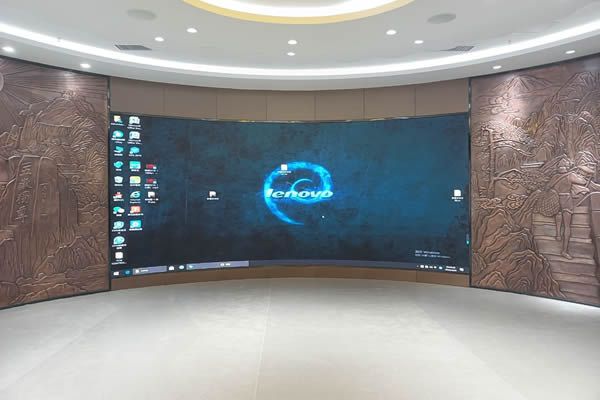 會(huì)議顯示大屏使用LED屏幕好，還是拼接屏好？