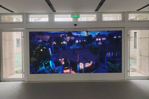 酒店使用LED顯示屏好，還是液晶拼接屏好？