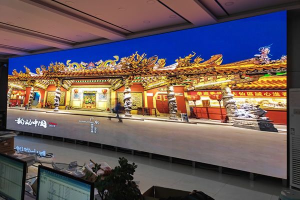 COB顯示屏和SMD顯示屏哪個(gè)好？